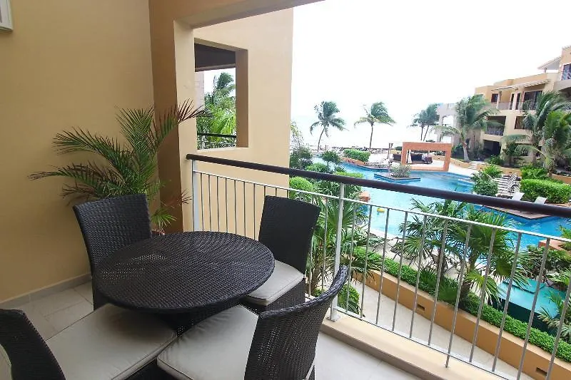 El Faro Oceanfront Apartments Playa del Carmen