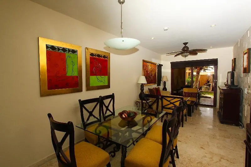 El Faro Oceanfront Apartments Playa del Carmen