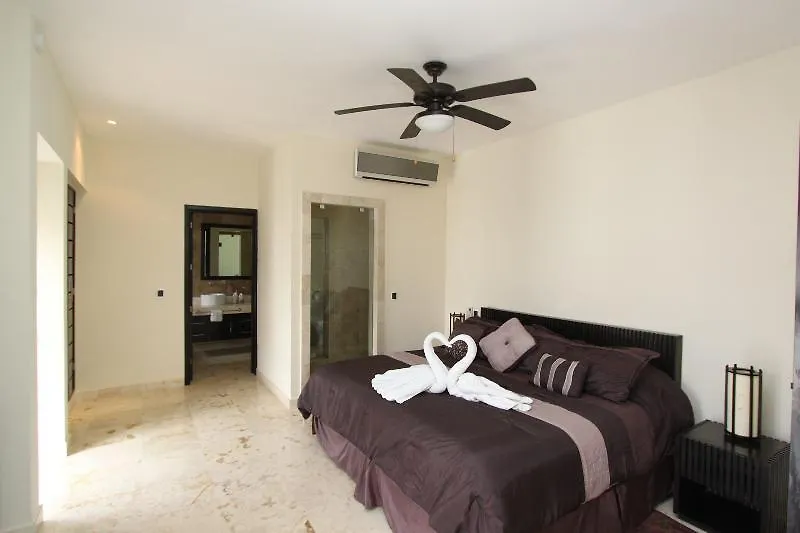 El Faro Oceanfront Apartments Playa del Carmen 0*,