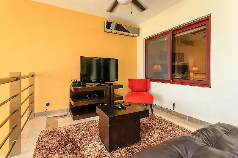 El Faro Oceanfront Apartments 普拉亚卡门